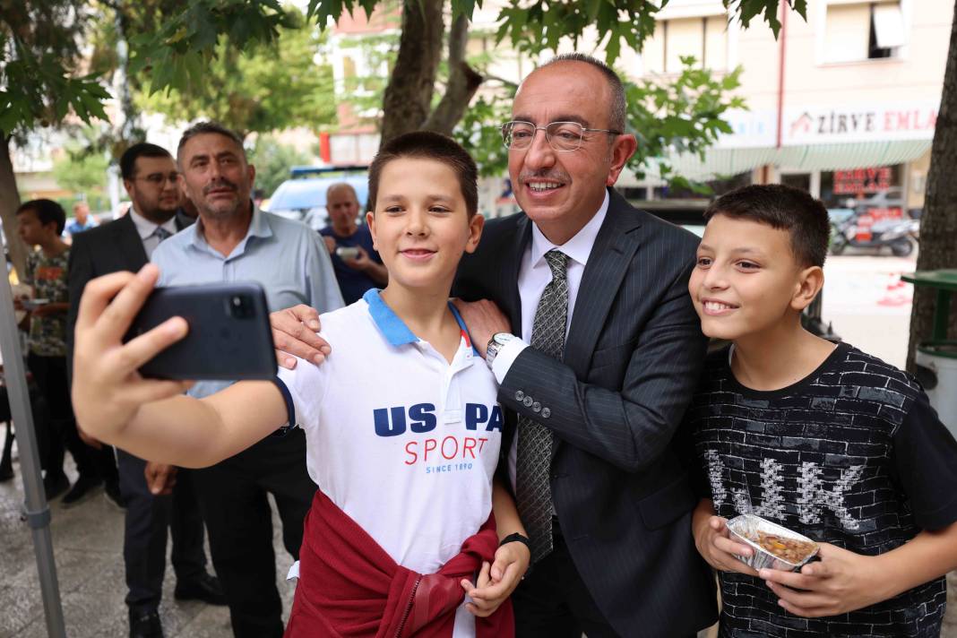 Meram “ulaşılabilir başkan” anlayışıyla Türkiye’ye örnek oluyor 12